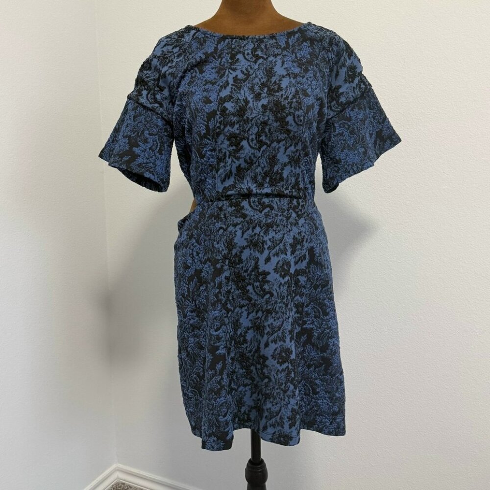 by Anthropologie Short Bell Sleeve Cut Off Sides Floral Textured Dress Size 8